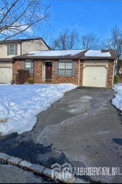 Building Photo - 32 Dogwood Dr