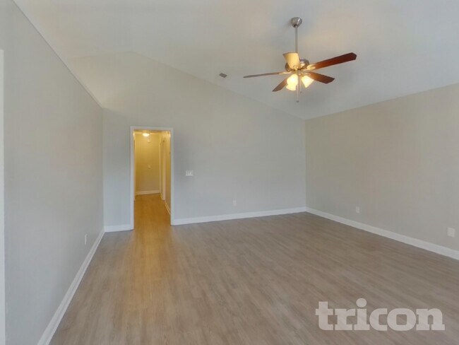 Foto del edificio - 141 Whixley Ln