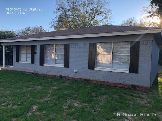 Building Photo - 3220 N 26th