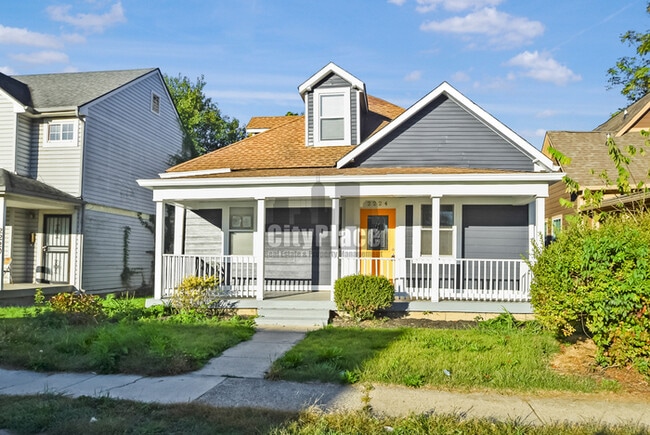 Photo - 2224 N Kenwood Ave House