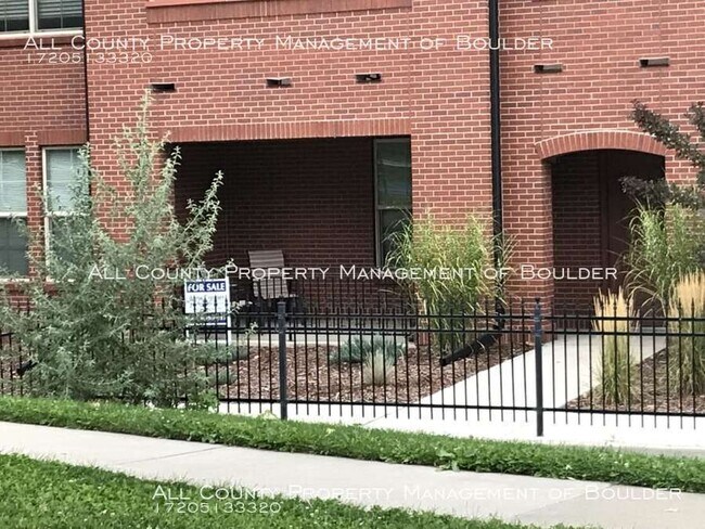 Building Photo - Beautiful Property in 60+ Community!