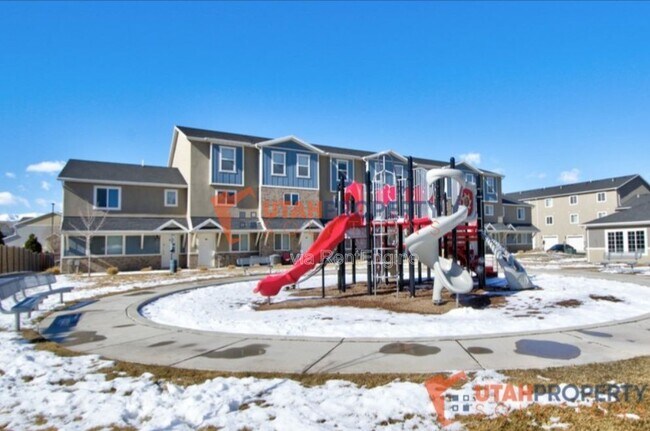 Building Photo - 8172 Broken Spoke Ln