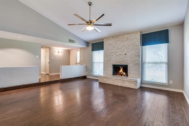 Building Photo - 4552 Fremont Ln