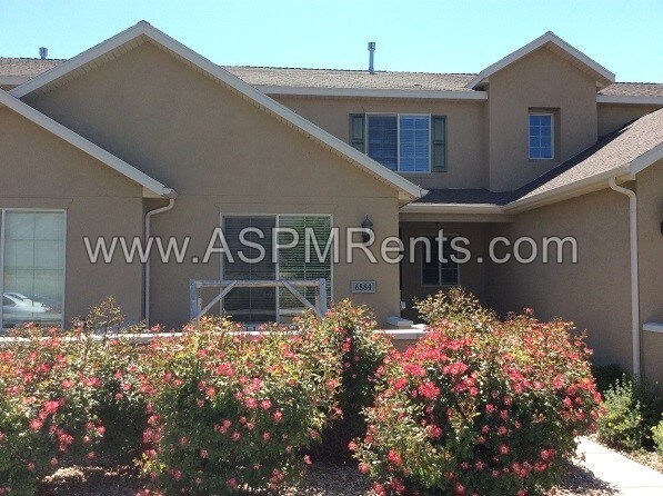 Foto principal - 6884 Burgess Dr