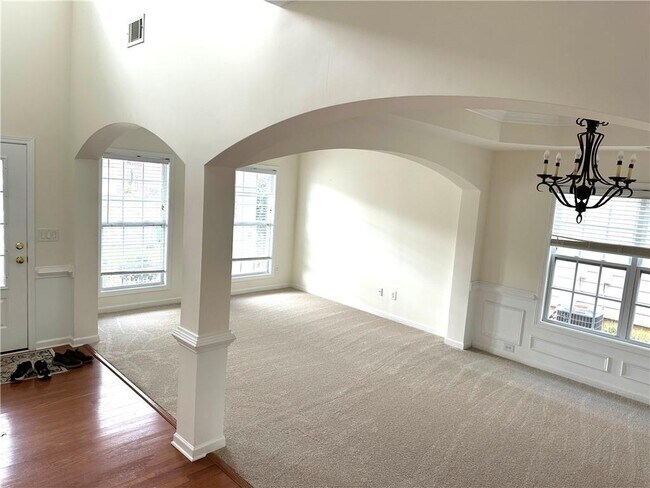 Foto del edificio - 5876 Rue Villa Ln