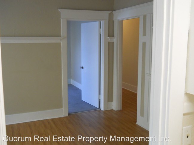 Foto del edificio - 2111 Nob Hill Ave N