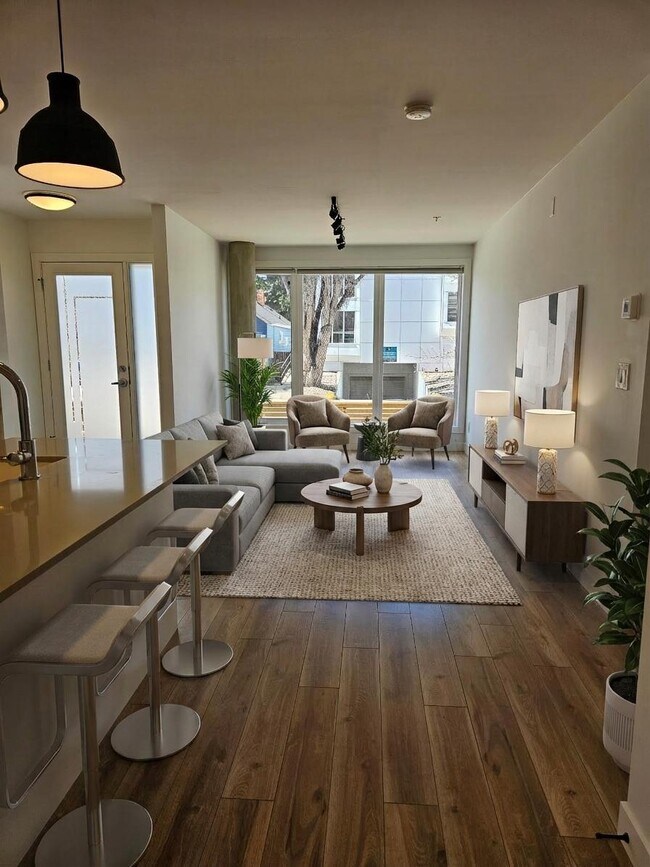 Photo du bâtiment - 2502 16A St SW