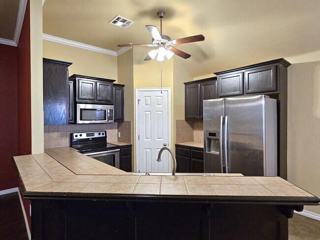 Foto del edificio - Welcome to this charming 3-bedroom, 2-bath...