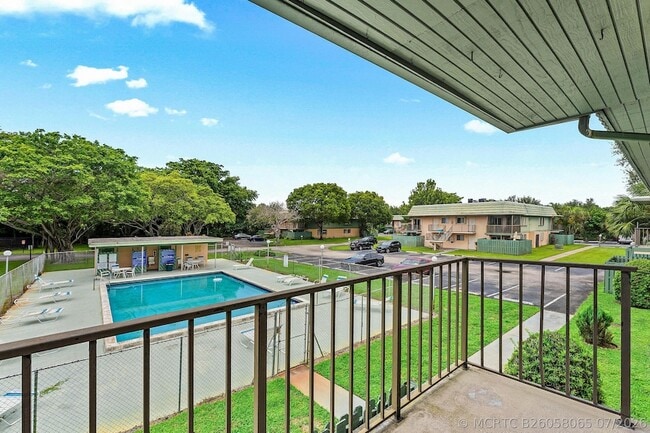Foto del edificio - 1866 Fairview Villas Dr