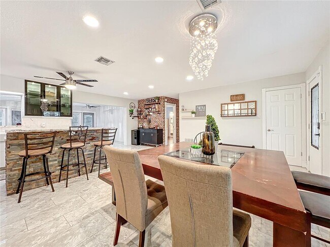 Building Photo - 1207 Quintuplet Ct