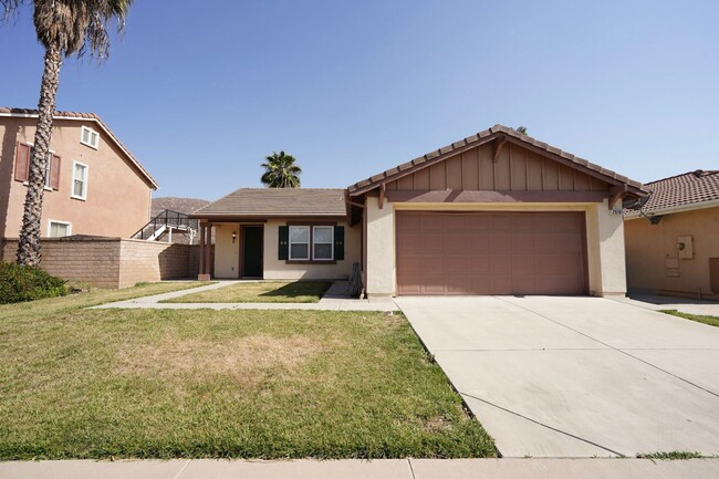 Building Photo - Beautiful 3 Bed / 2 Bath Moreno Valley Home with Garage