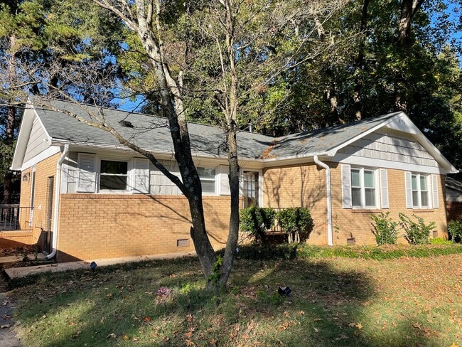 Building Photo - 6524 Idlebrook Dr