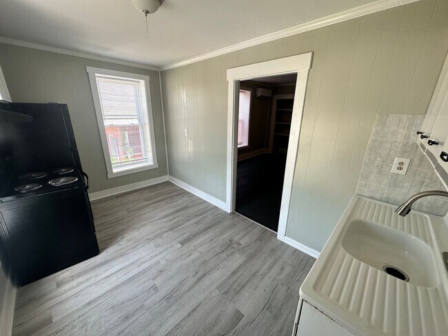 Foto del edificio - 114 W Main St