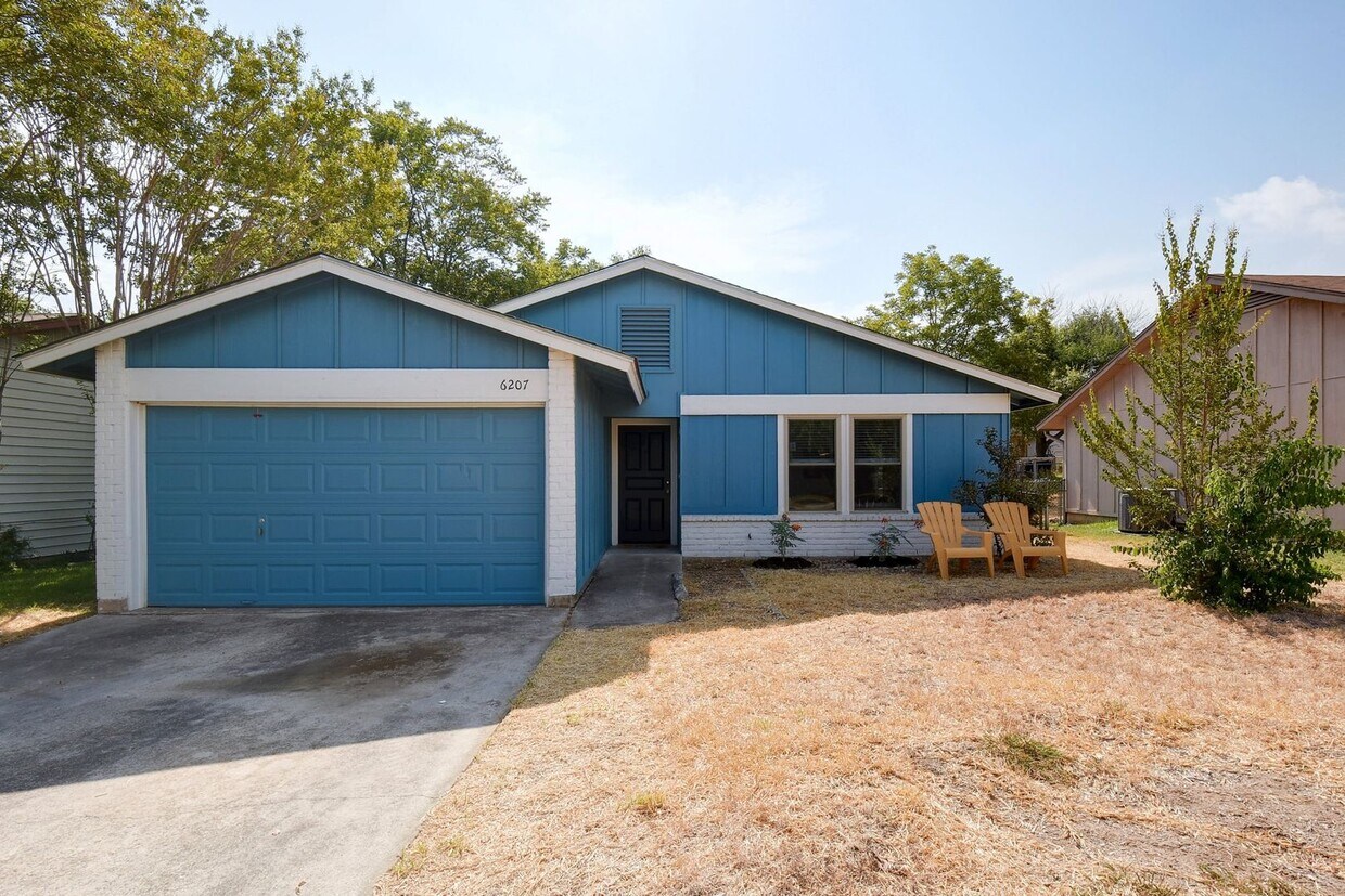 Foto principal - Perfectly Located Home for Rent in South A...