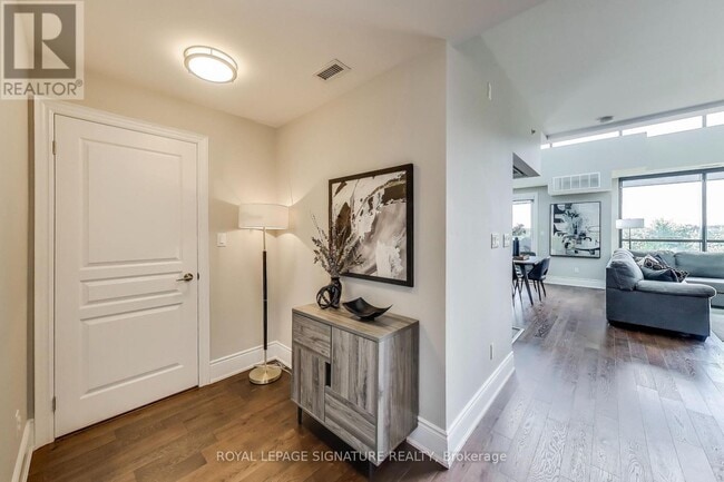 Building Photo - 3170 Erin Mills Pkwy