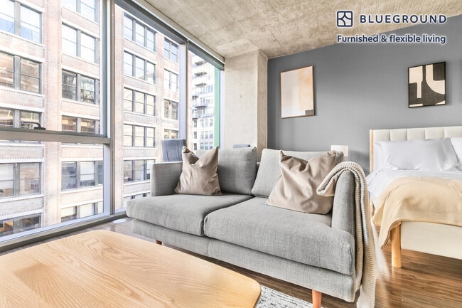 Building Photo - 601 W Jackson Blvd