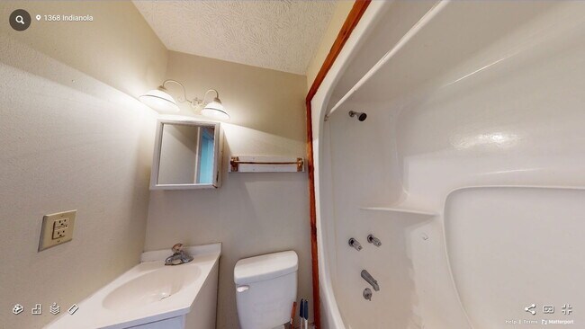 Foto del edificio - 1368 Indianola Ave