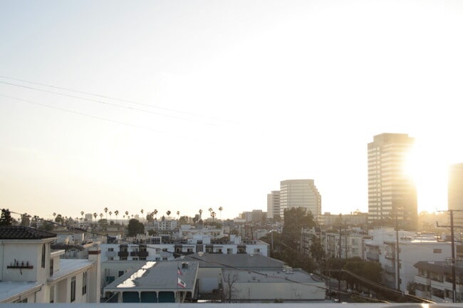 Azotea 1 - 1301 S Westgate Ave