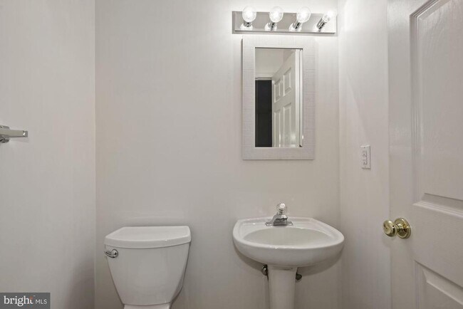 Foto del edificio - 4002 Rosemeade Dr