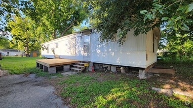 Building Photo - 2021 Sandydale Ln