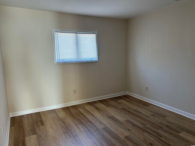 Foto del edificio - 800 Deer Creek Rd