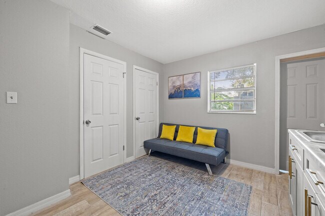 Foto del edificio - 4316 E Henry Ave