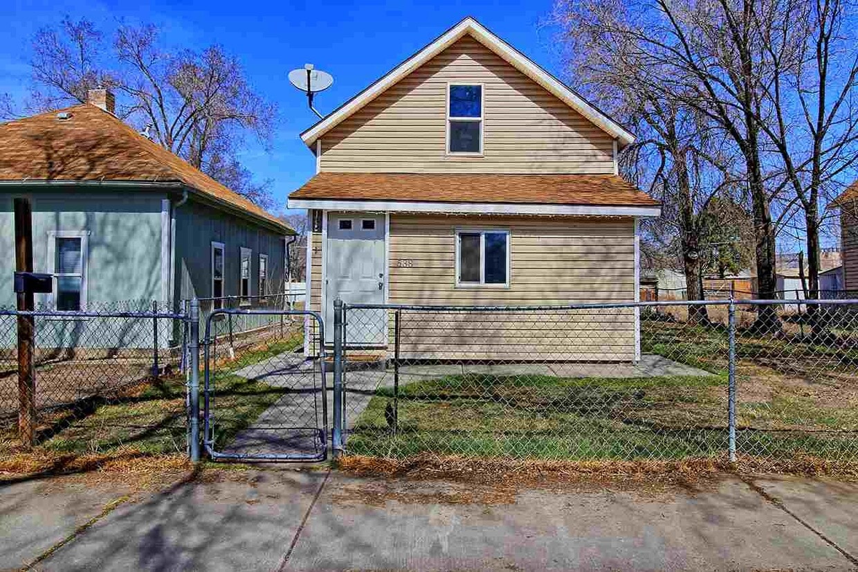 Primary Photo - 538 W Colorado Ave