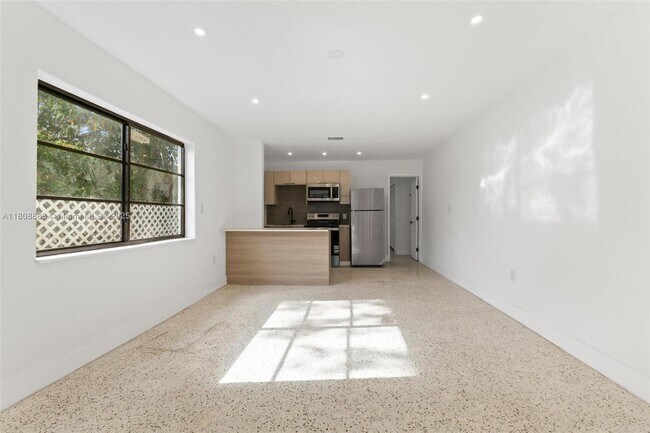 Foto del edificio - 2442 SW 3rd St