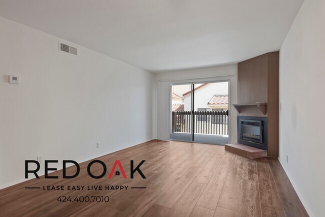 Building Photo - Bright and Spacious Top Floor One Bedroom ...