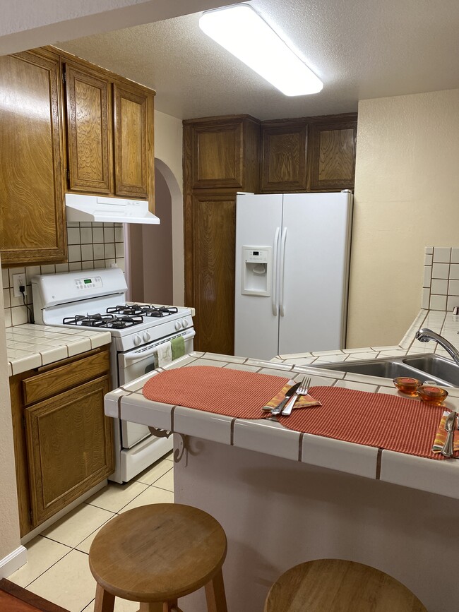 Kitchen - 1107 Alta Mira Dr