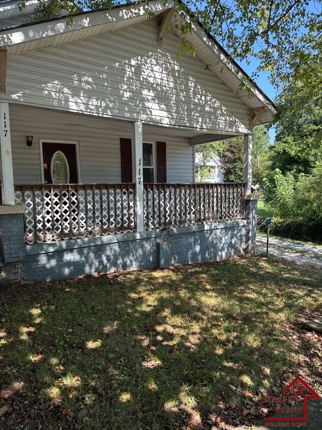 Primary Photo - 117 N Main St