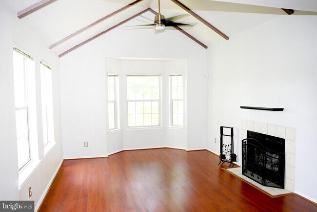 Foto del edificio - 4478 Lord Loudoun Ct