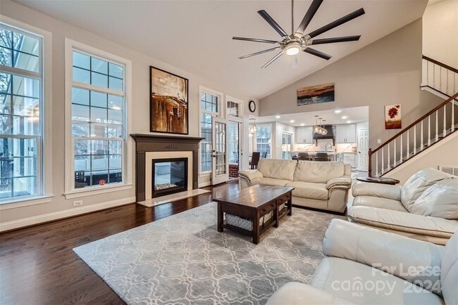 Foto del edificio - 9710 Cockerham Ln