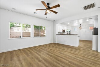 Building Photo - 10585 Cave Ridge St