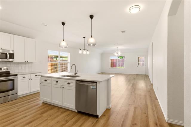 Foto del edificio - 2201 Willow Creek Dr