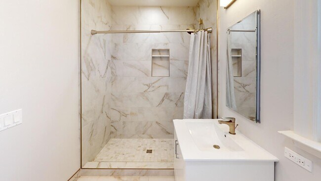 Building Photo - Charming 1 Bed/1 Bath Rental in Prime San ...