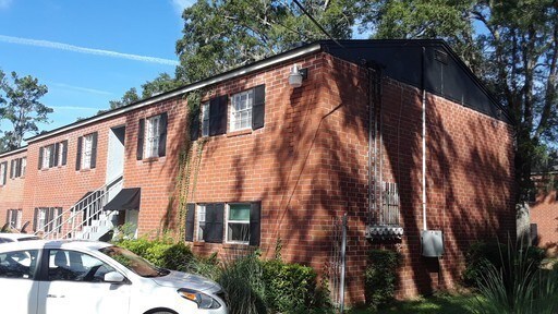 Primary Photo - 2125 Hyde Park Rd