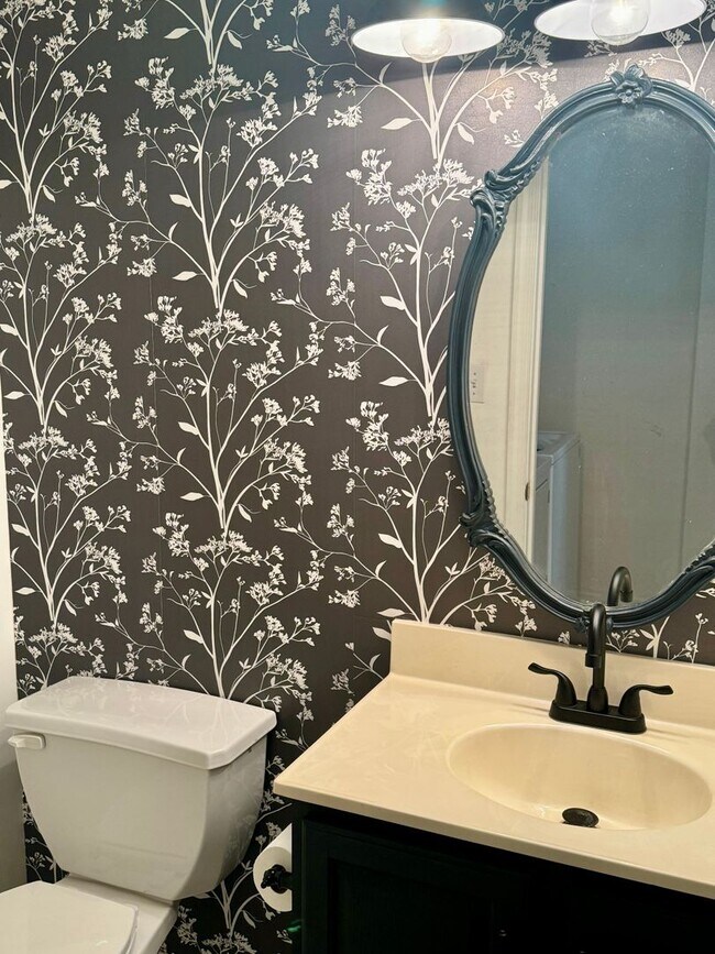 Foto del edificio - 659 Rockwood Dr