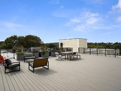 Foto del edificio - 999 Hancock St