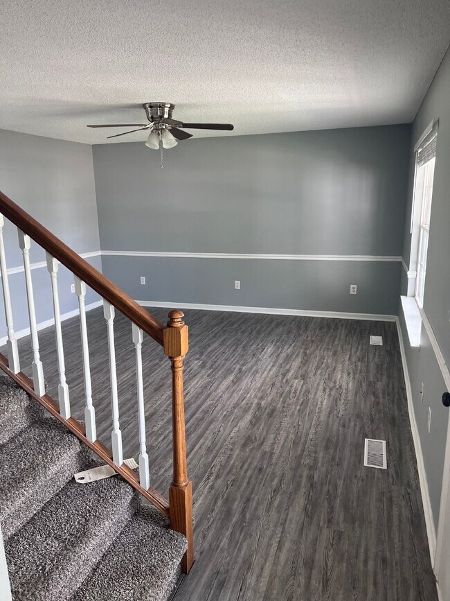 Foto del edificio - Fenced in 4 Bed /2 Bath House in Ringgold