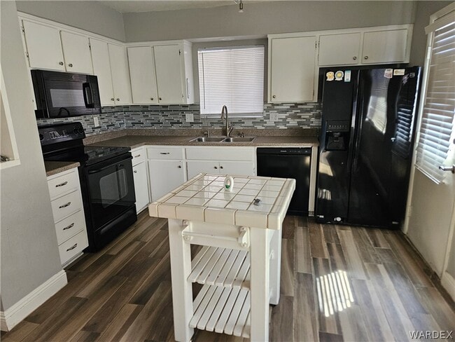 Building Photo - 1201 Puerta Vista