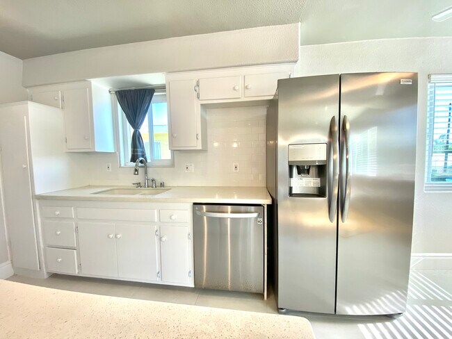 Kitchen - 14071 Ash St