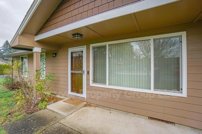 Foto del edificio - 403 NE 123rd Ave