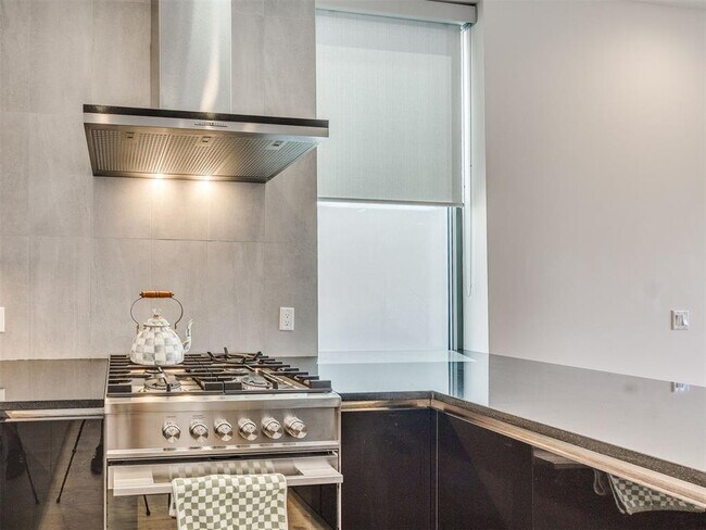 Foto del edificio - 825 NW 6th St