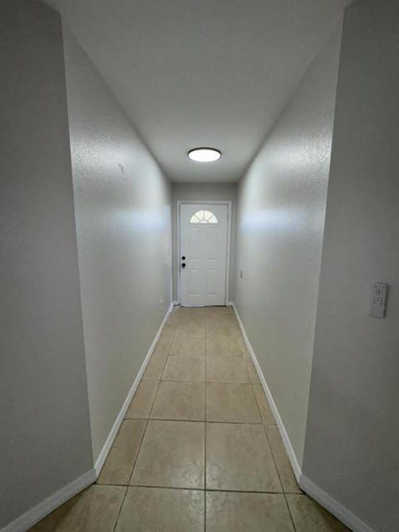 Foto del edificio - 618 NE 1st St