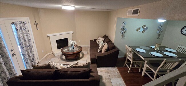 Foto del edificio - 7918 Prestwood Dr