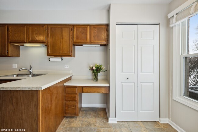 Foto del edificio - 184 Brook Ln