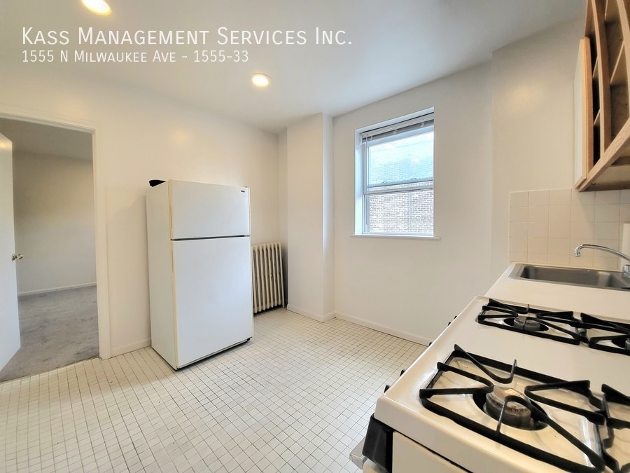 Primary Photo - Heat included in this wicker park studio c...