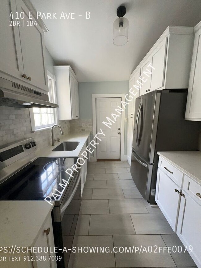 Foto del edificio - PRICE REDUCTION! Newly Remodeled Historic ...