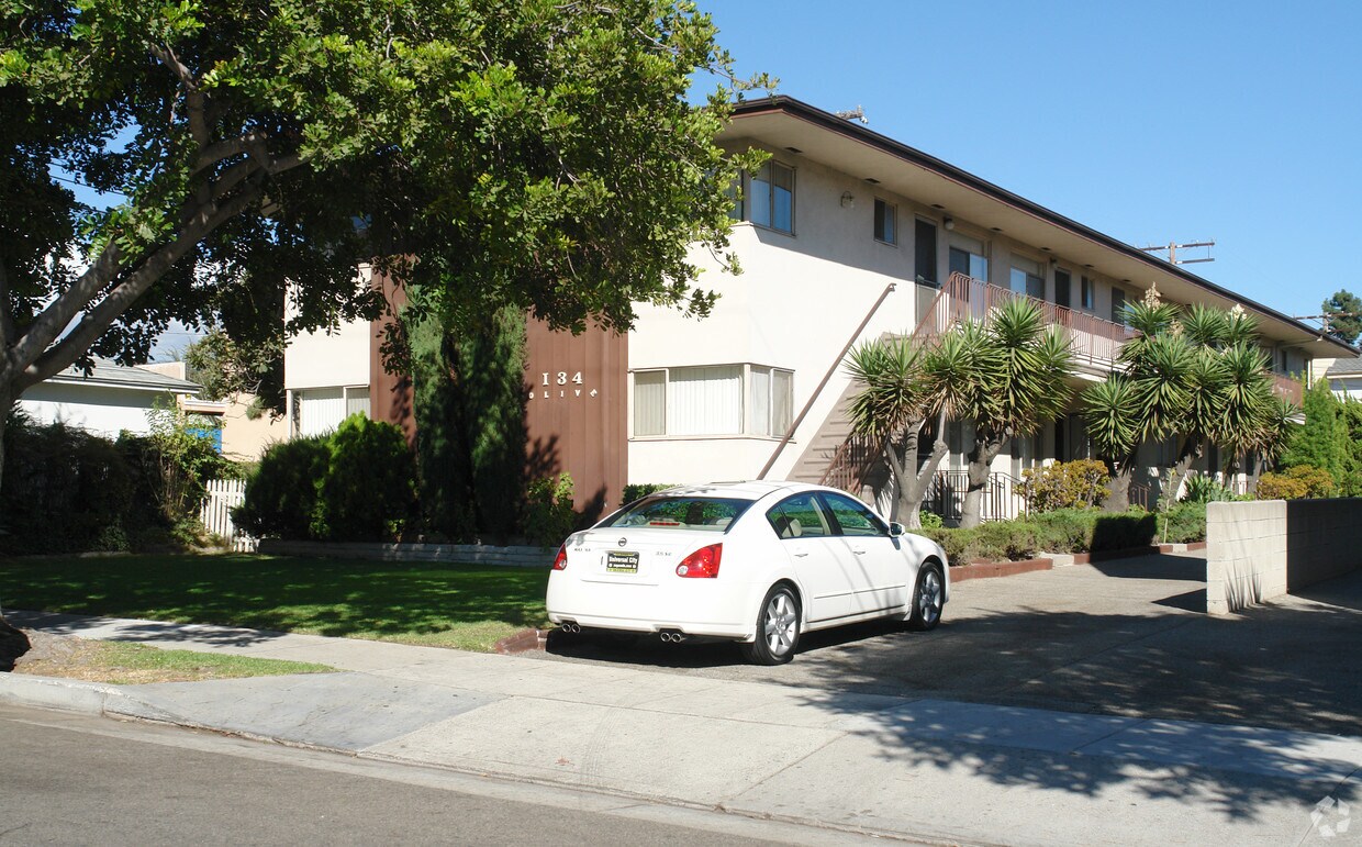 Primary Photo - 134 Olive St
